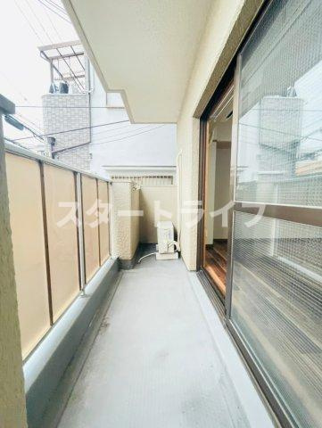 大阪市淀川区東三国２丁目の賃貸マンションのバルコニー