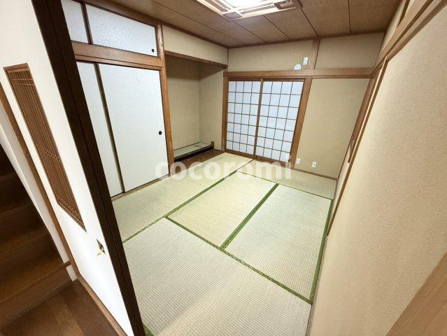 上野口町車庫付き貸家の和室