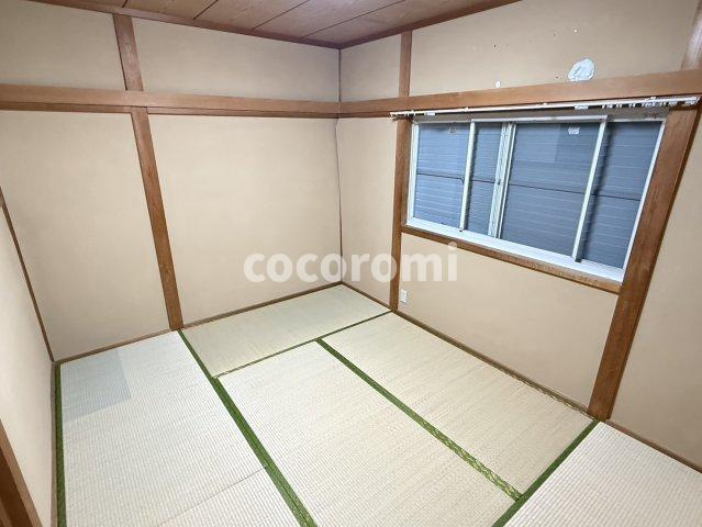 上野口町車庫付き貸家の和室