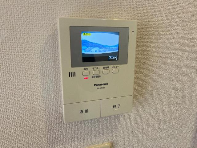 マインヒルズ弐番館の内装|カメラ付インターホン