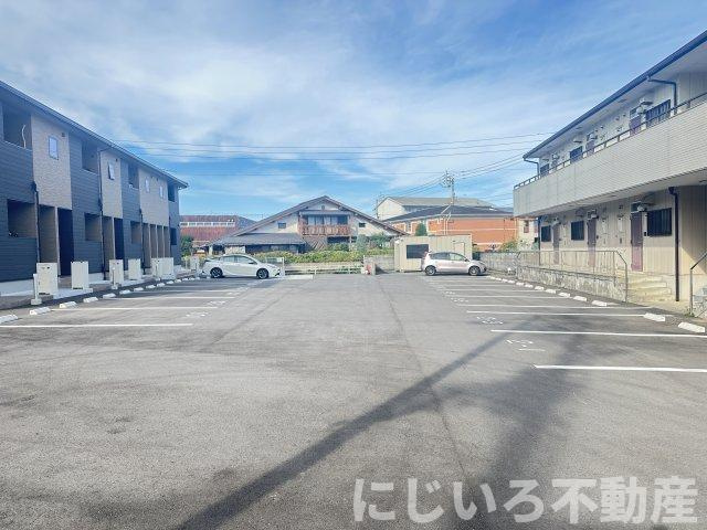 シティハイツヤマフジの駐車場
