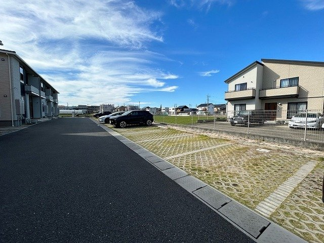 エレガント　ネオ　Ⅰの駐車場|駐車場に車を止められます