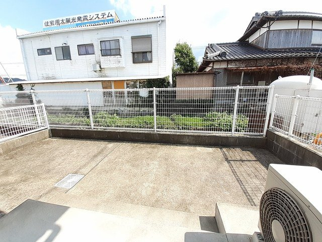 ジュネス３番館の庭|お庭でゆったりと過ごせます
