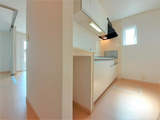 ジュネス３番館のキッチン|コンパクトなキッチンで掃除もラクラク