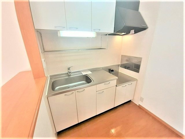 フォースロードＢのキッチン|コンパクトなキッチンで掃除もラクラク