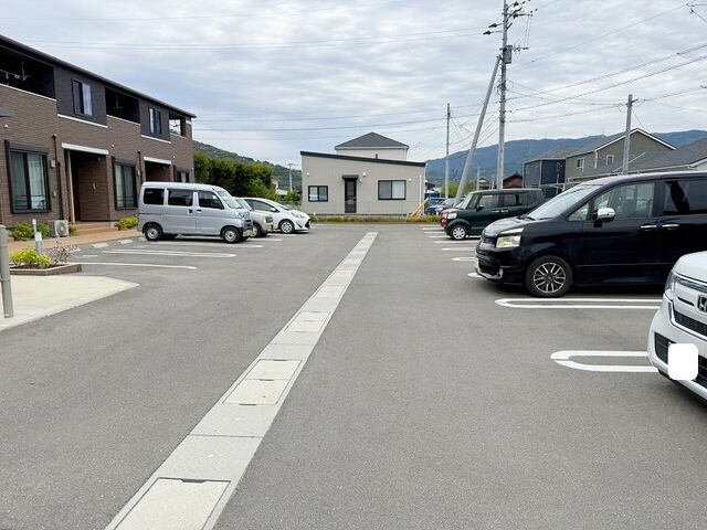 ラナンキュラス　Ⅱの駐車場|駐車場完備です