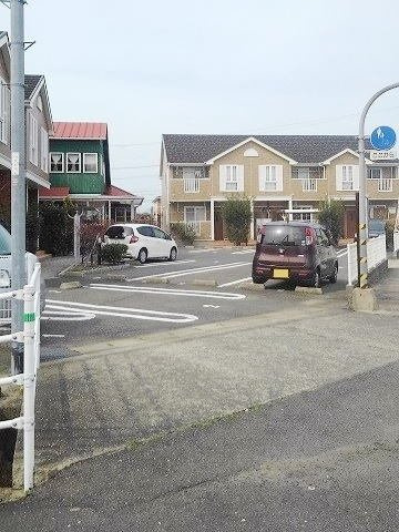 キャトルセゾンＡの駐車場|駐車場があるので、車を買う予定の方も安心です