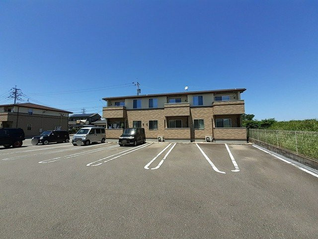 プリマヴェーラ　Ａの駐車場|カースペースがあります