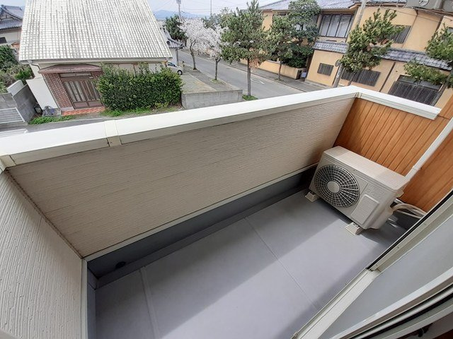 エスト　ウィステリアＡのバルコニー|バルコニーがあります