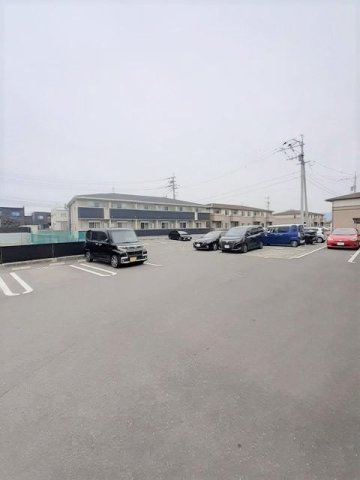 クイーンズ・ガーデンⅡ　Ｂの駐車場|駐車場完備です