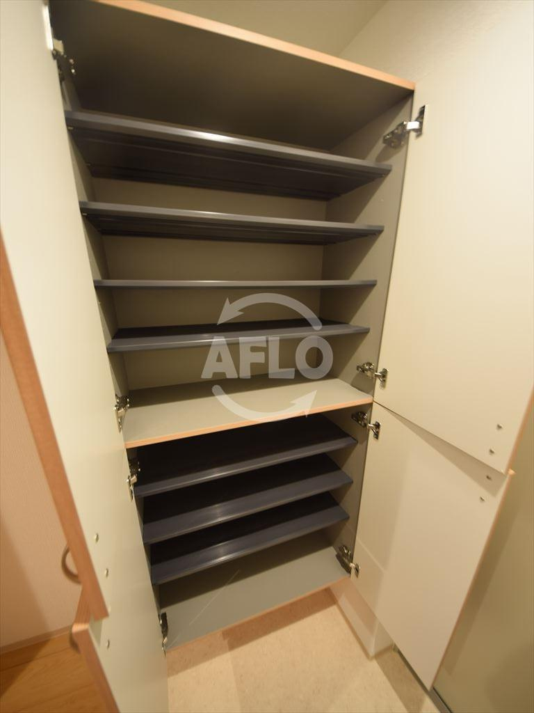 アルデールトモ北堀江の収納|アルデールトモ北堀江　シューズボックス