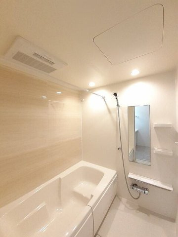 スモールウッズタウン　レイナの浴室|落ち着いた空間のお風呂です