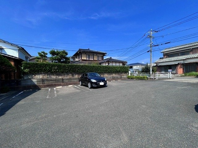 きららの駐車場|車をお持ちの方に嬉しい駐車場付きの物件です