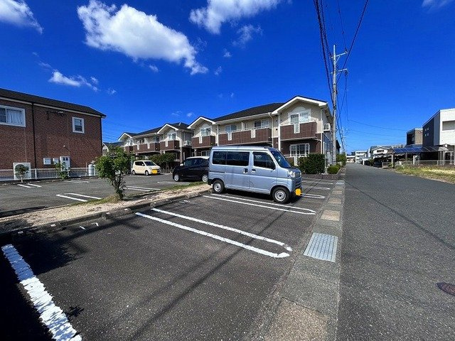 ライフコート東唐津Ａの駐車場|カースペースがあります