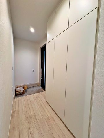 《仲介手数料半額》上尾市東町6期　全2棟　2号棟の玄関