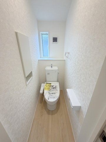 三郷市彦糸1丁目　全7棟　新築戸建　3号棟のトイレ|2階のトイレです