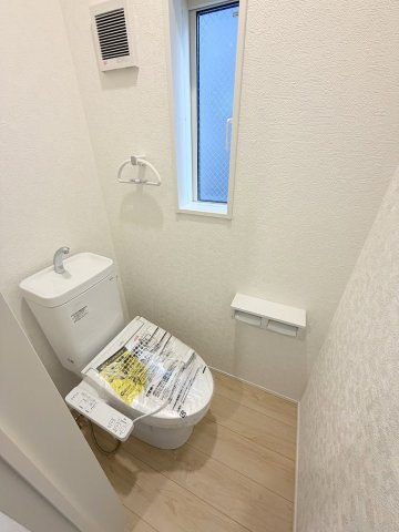 三郷市彦糸1丁目　全7棟　新築戸建　3号棟のトイレ|1階のトイレです