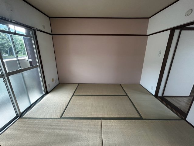 アーバンコート山根の和室