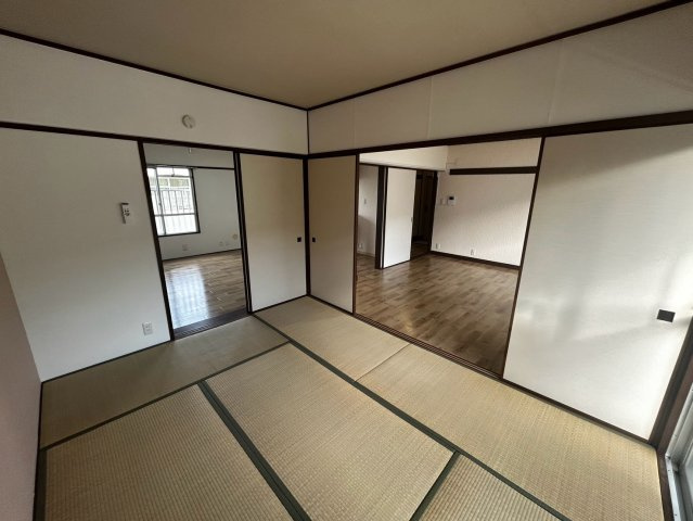 アーバンコート山根の和室