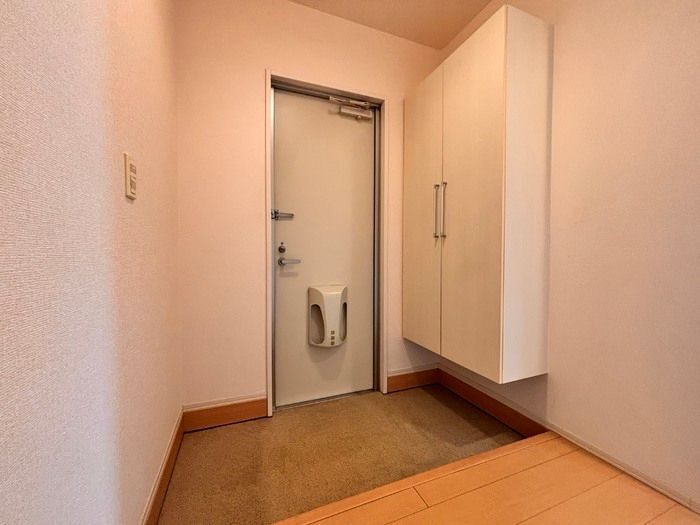カーサルーチェの玄関|シューズボックス付きの玄関です☆