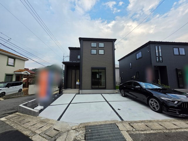 己斐上二丁目の外観|敷地広々50坪
駐車3台可能です