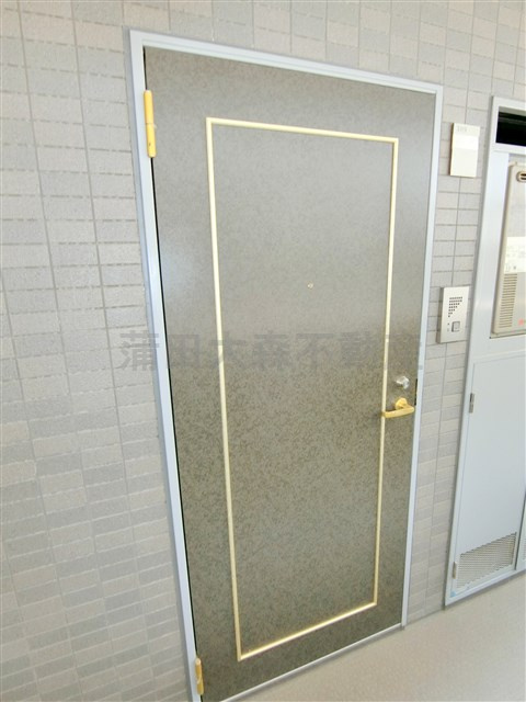 ルーブル蒲田参番館の玄関