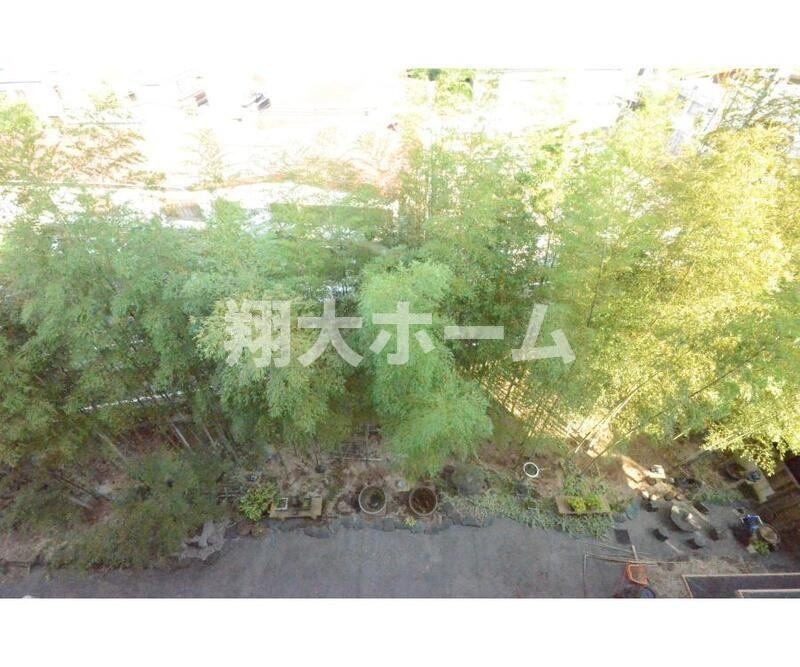 綾東ヴィレッジ弐番館の庭