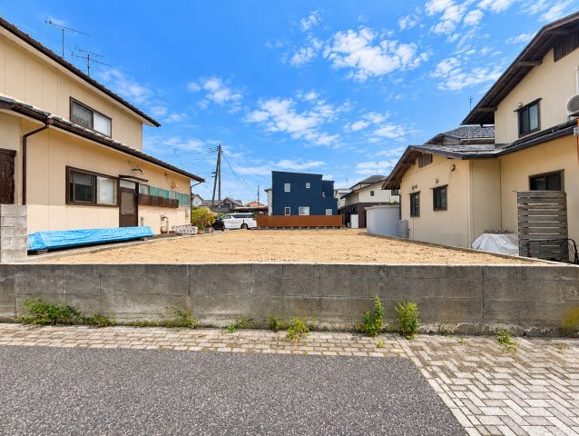 東区河渡新町　1250万円 の前面道路含む現地写真