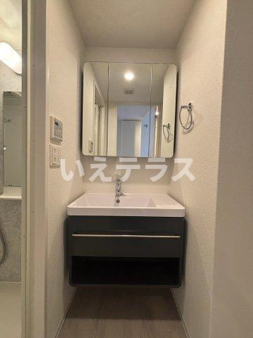 セレニテ西元町アリエの洗面所