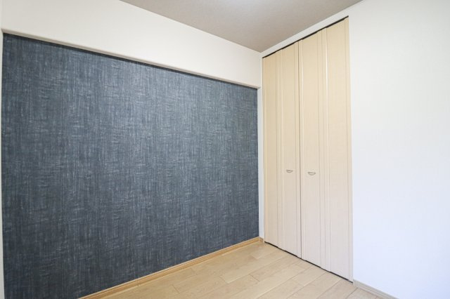 フェリエス桃山の完成予想図|【洋室施工例】
寝室や書斎、趣味のお部屋など、お好みの用途でご使用いただけます。
【建物プラン例】建物価格3999万円　建物面積　62.61㎡