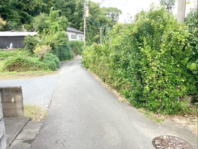 糟屋郡篠栗町大字篠栗 土地の前面道路含む現地写真|幅員3.70ｍ～5.30ｍ