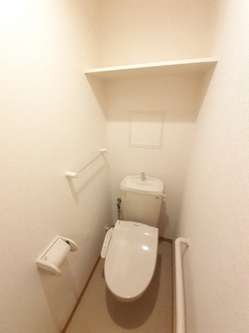 荒川区東尾久３丁目の賃貸マンションのトイレ