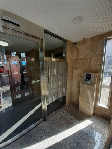 荒川区東尾久３丁目の賃貸マンションのエントランス