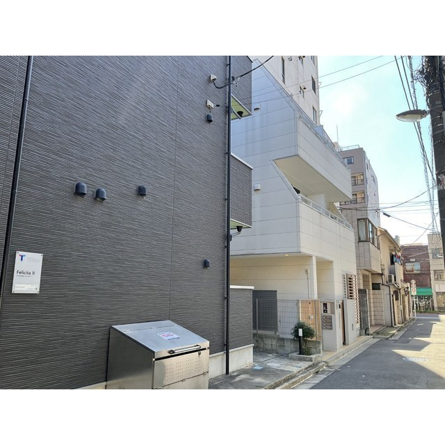 荒川区東日暮里６丁目のアパートの外観