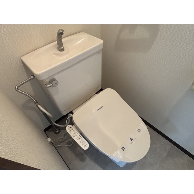 荒川区南千住１丁目の賃貸マンションのトイレ