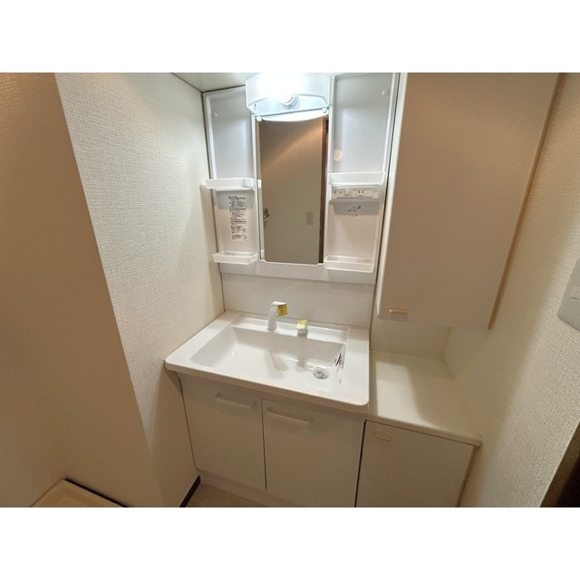 荒川区南千住１丁目の賃貸マンションの洗面所