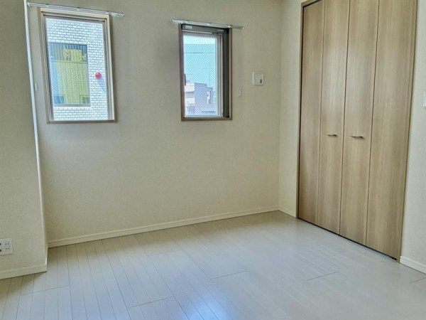 文京区本郷２丁目の賃貸マンションの居間・リビング