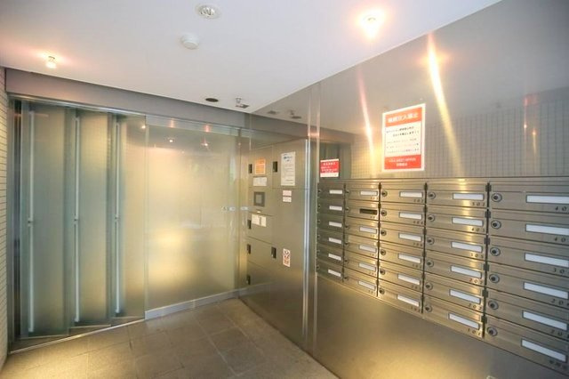 荒川区西日暮里１丁目の賃貸マンションの外観
