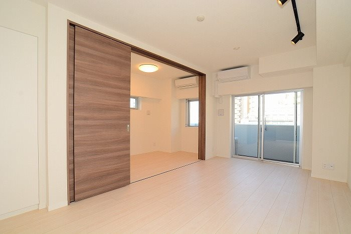 墨田区亀沢３丁目の賃貸マンションの居間・リビング|※カラータイプ異なります。