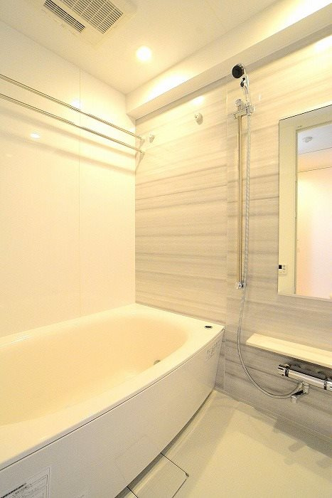 墨田区亀沢３丁目の賃貸マンションの浴室|※カラータイプ異なります。