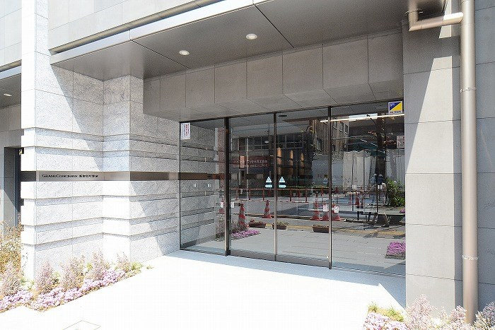 台東区東上野１丁目の賃貸マンションのエントランス