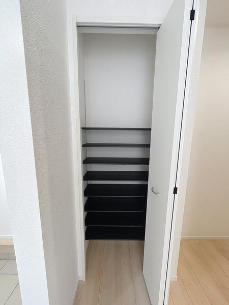 沼津市沢田町の新築一戸建|玄関収納