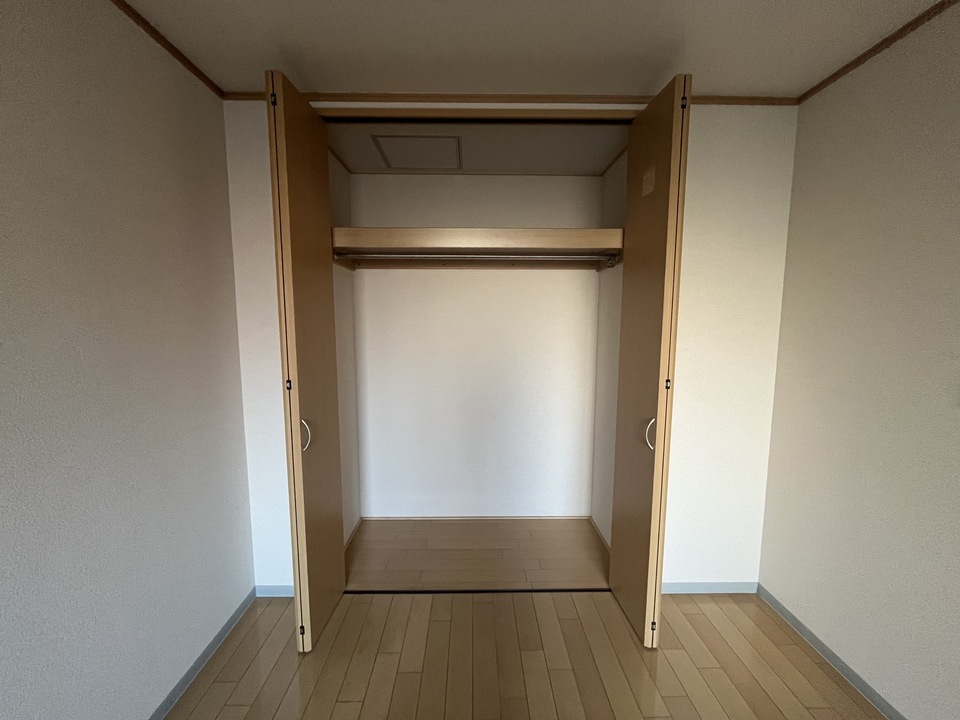 足立区東伊興３丁目の賃貸マンションの収納