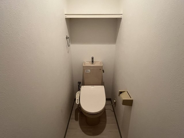 足立区東伊興３丁目の賃貸マンションのトイレ