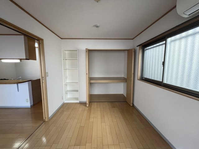足立区東伊興３丁目の賃貸マンションの居間・リビング