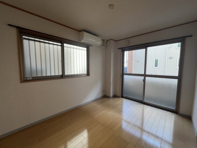 足立区東伊興３丁目の賃貸マンションの居間・リビング