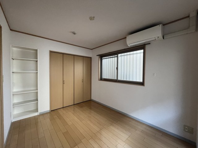 足立区東伊興３丁目の賃貸マンションの居間・リビング