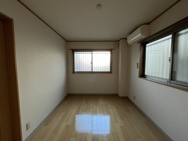 足立区東伊興３丁目の賃貸マンションの洋室
