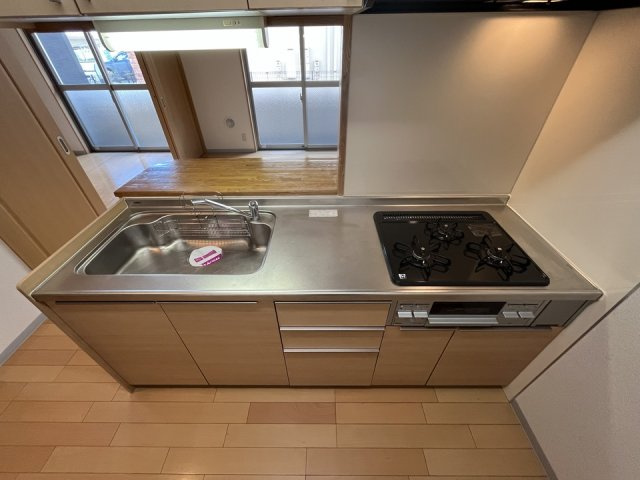足立区東伊興３丁目の賃貸マンションのキッチン