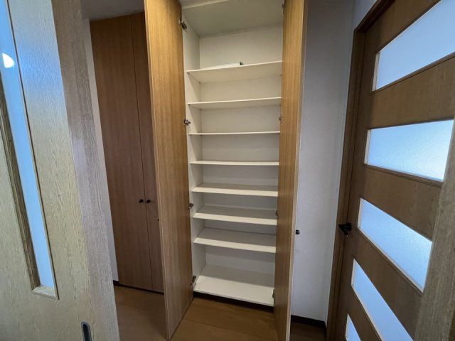 足立区東保木間１丁目の賃貸マンションの収納